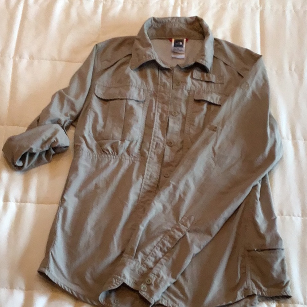 North Face hiking/travelling shirt. Great details
